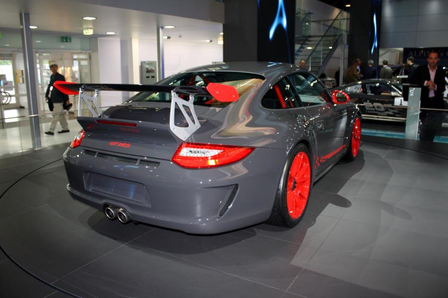  Porsche 911 GT3 RS 2010 года  (фото 8 из 33)